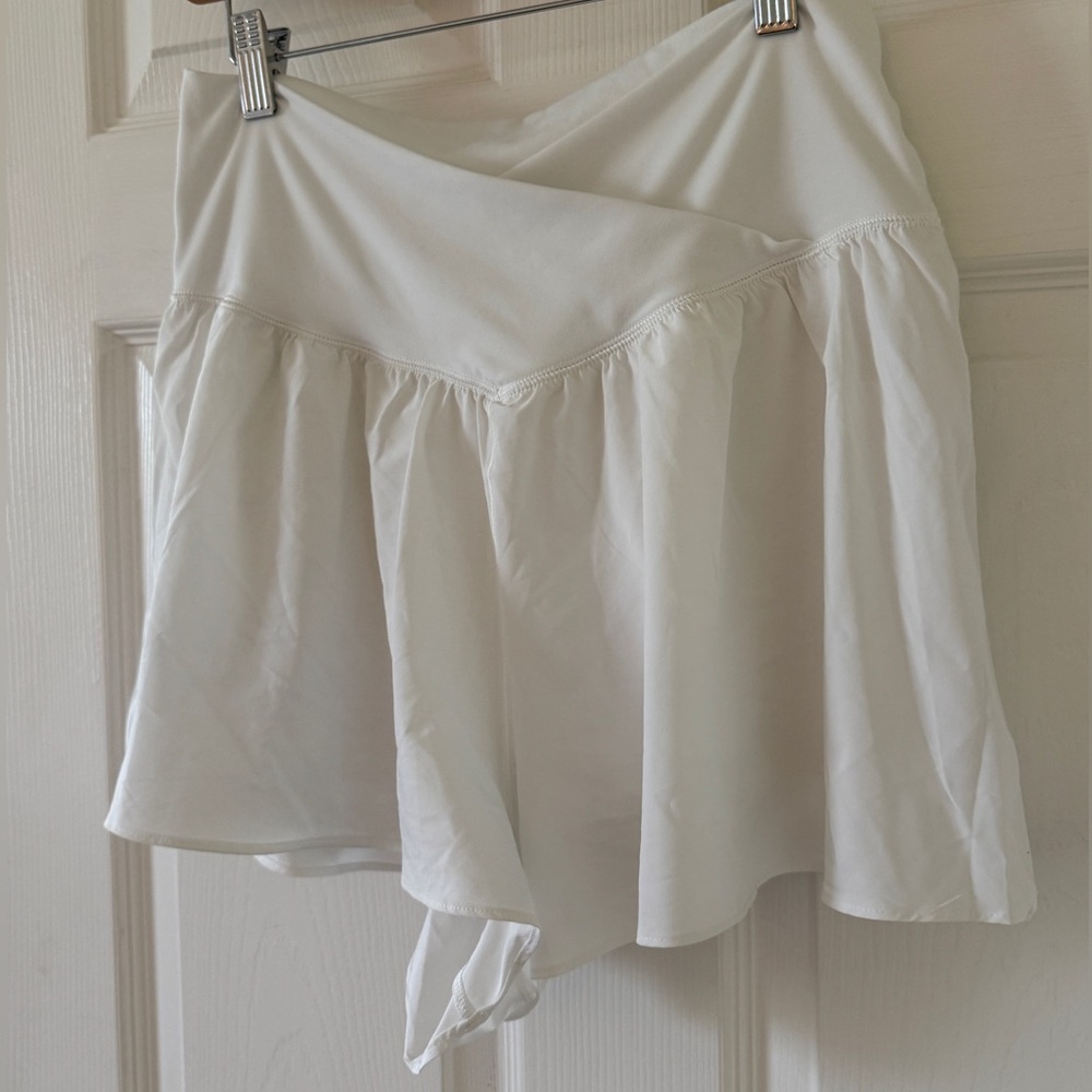 Offline by Aerie White Crossover Skirted Active Skort Size L EUC - Picture 2 of 13
